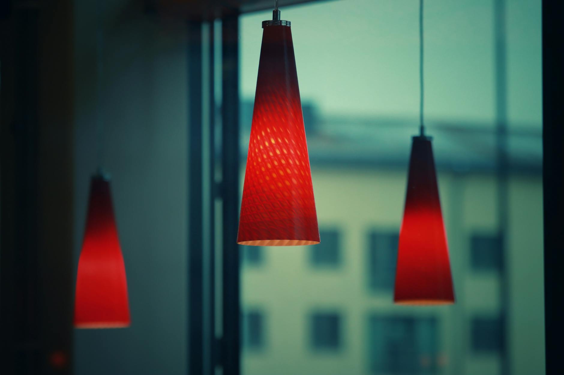 Oslo & Oak Cosmo Compact Pendant Lamp