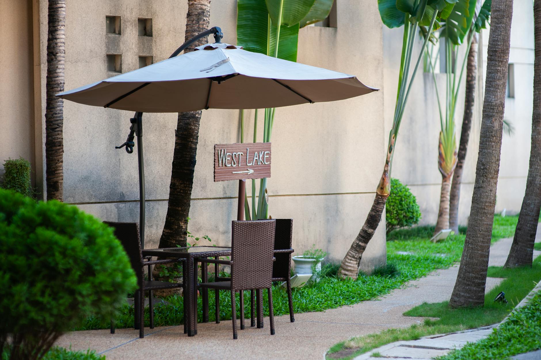 Veld Studio Astoria Slim Garden Chair