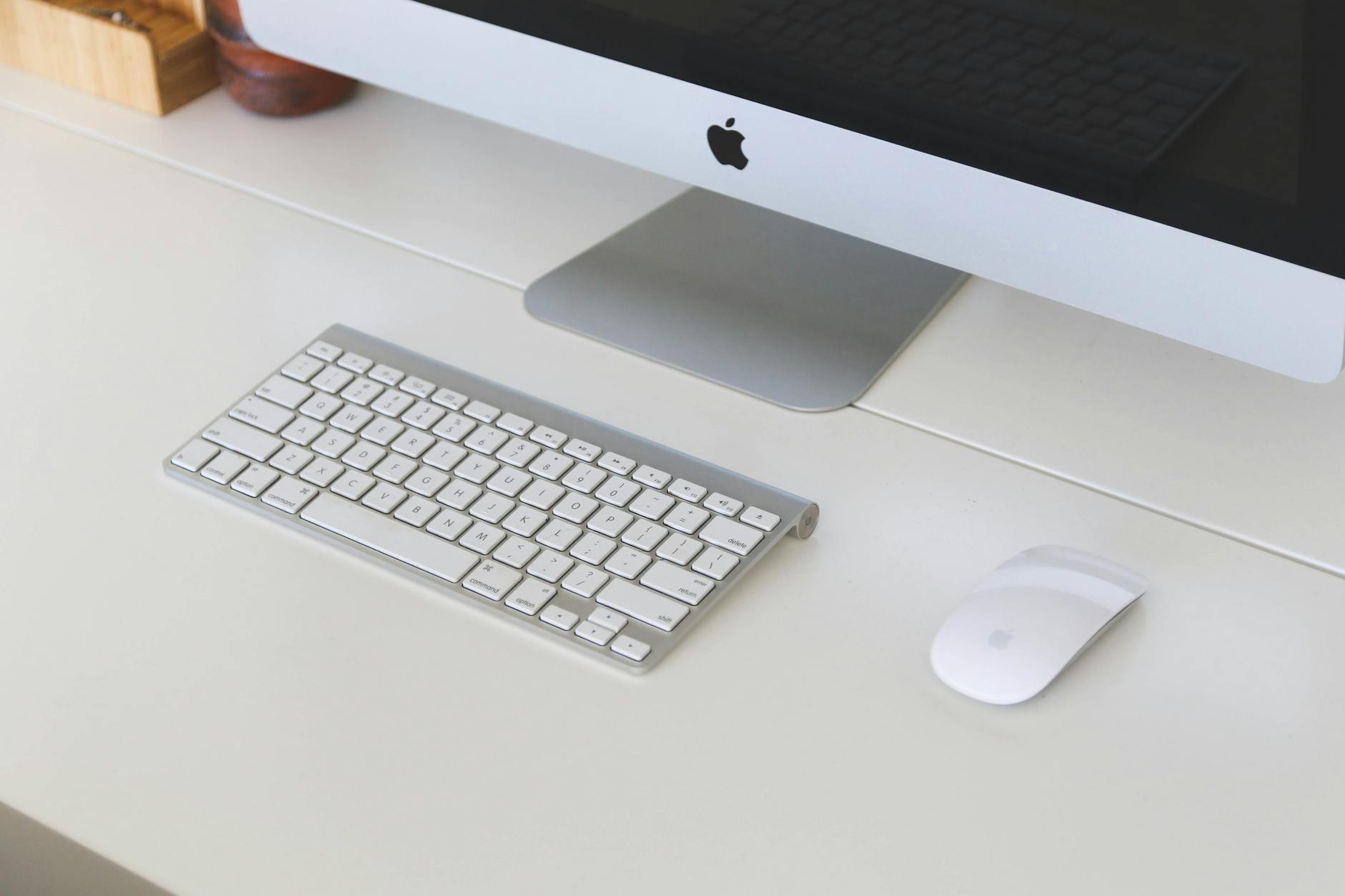 Maison Soleil Marais Desk
