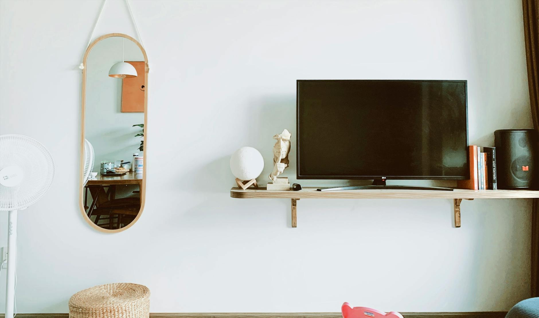 Veld Studio Reykjavik Slim TV Unit