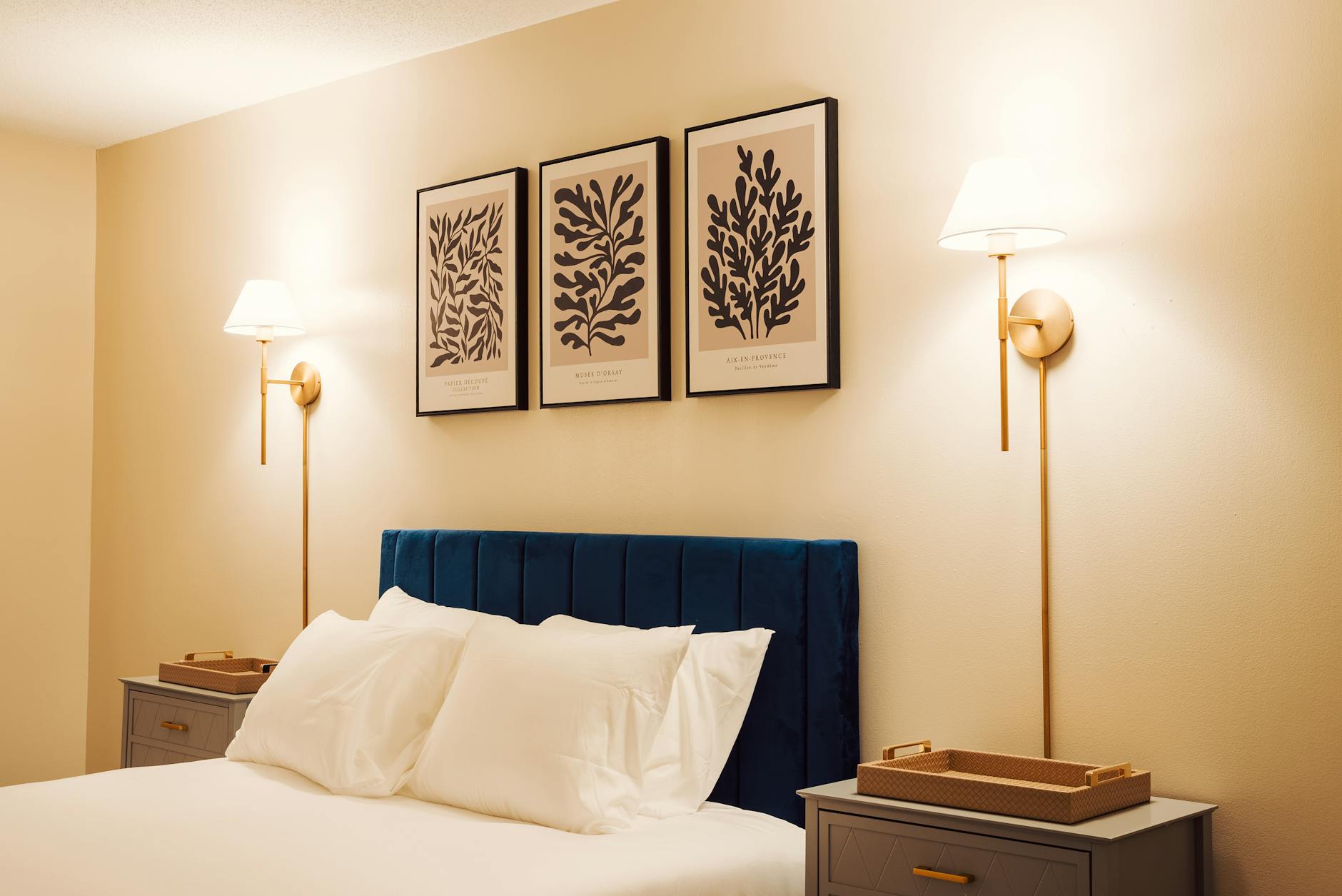 Northvik Wildhaven Extendable Table Lamp