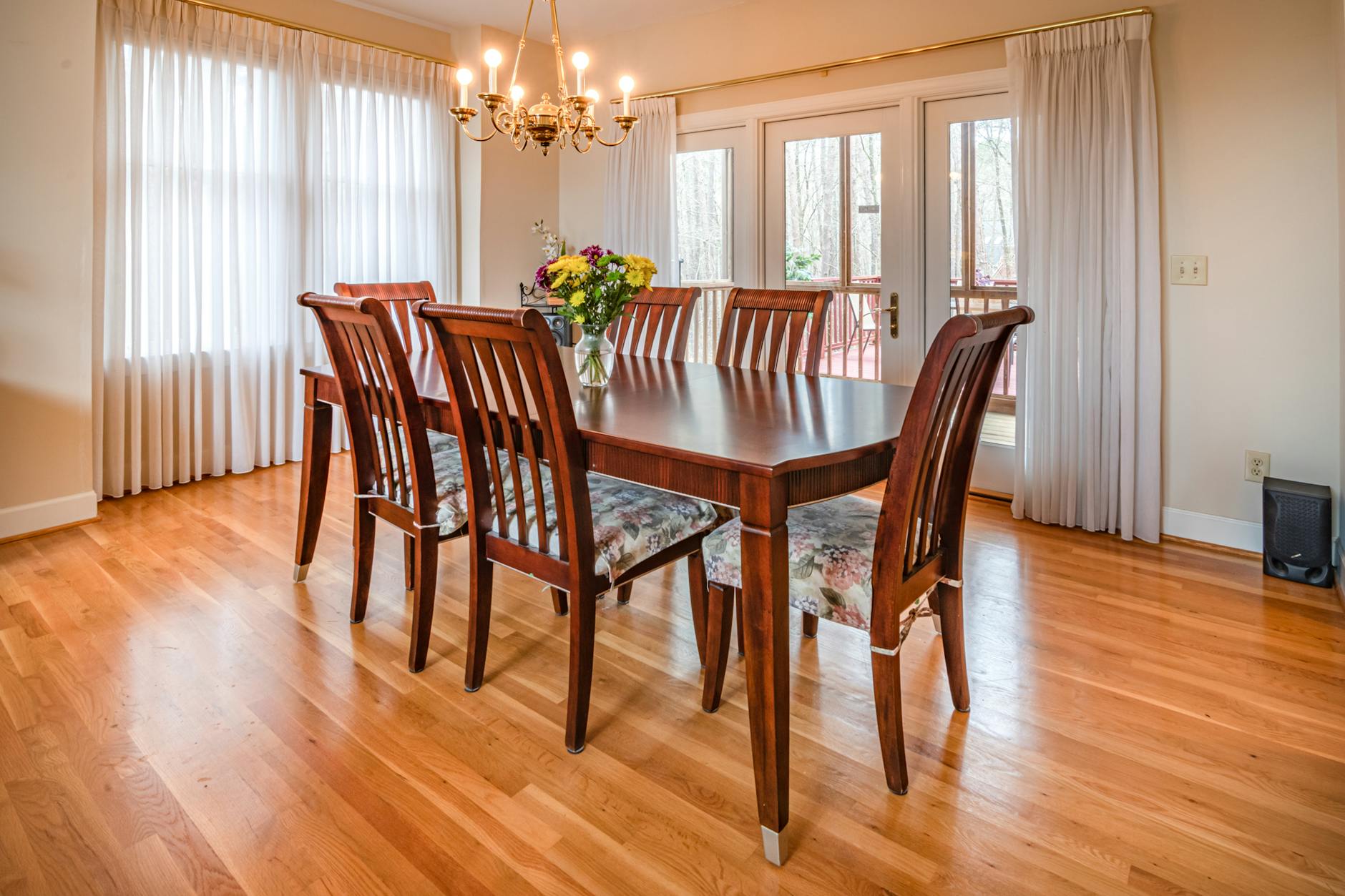 Oslo & Oak Lyon Comfort Dining Chair