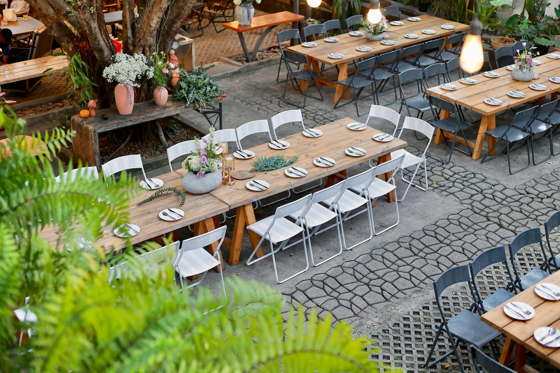 Tuva House Birchgrove Extendable Garden Table