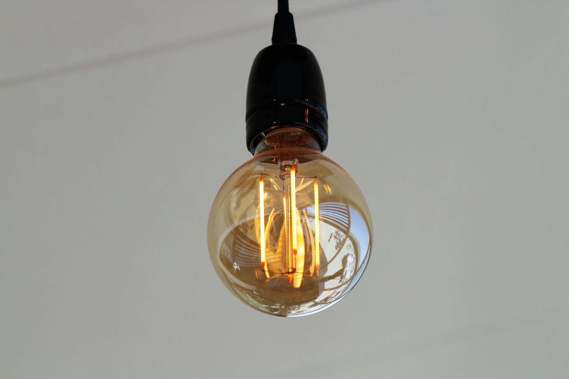 Hägelund Brimwood Compact Pendant Lamp